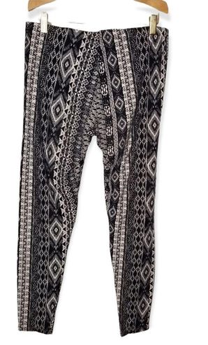 French Laundry Geometric Pattern Black & White Leggings Size Large - $18 -  From Katrina