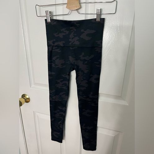 Spanx NWOT Look at Me Now Seamless Cropped Leggings XS