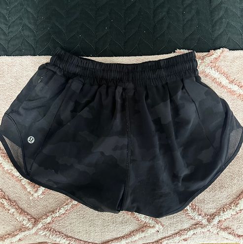 Lululemon Hotty Hot Shorts 2.5” Black Size 4 - $35 (48% Off Retail