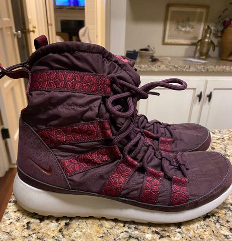 Nike Roshe Run Purple Winter Boots Size 7.5 - $45 (43% Off Retail) - From  Anna