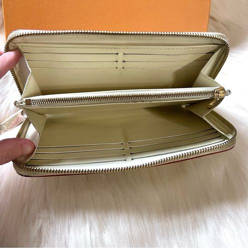 Louis Vuitton Preloved Suhali Zip-Around Wallet