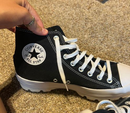 Broederschap Installatie beginsel Converse Hightop Size 10 - $50 (37% Off Retail) - From Molly