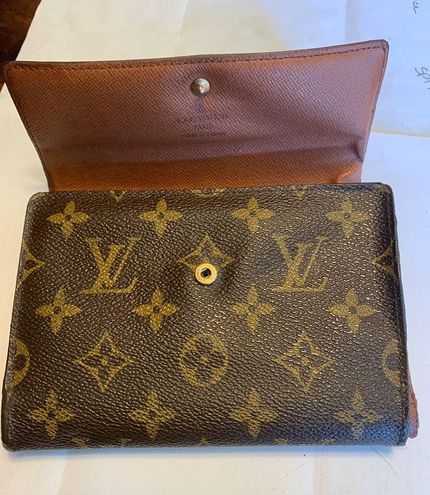 Louis Vuitton MONOGRAM PORTE TRESOR ETUI PAPIERS TRIFOLD WALLET. Brown -  $225 (77% Off Retail) - From Lisa