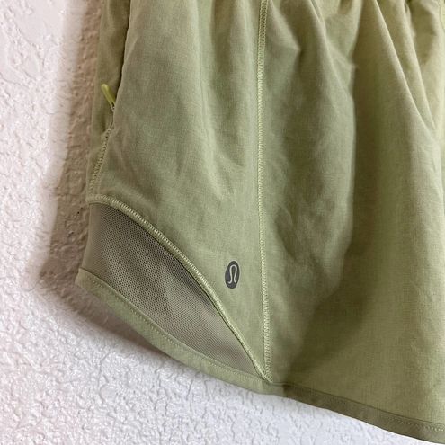 Lululemon Hotty Hot Low Rise Short 2.5 Crispin Green Womens Size