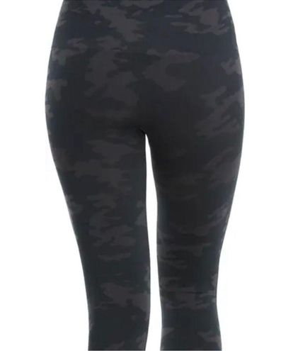 Spanx NWT Black Camo Look At Me Now Seamless Leggings Size M Size M - $39  New With Tags - From Sofya