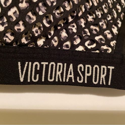 Victoria's Secret Incredible Lightweight Max Sports Bra- 32D Black Size  undefined - $21 - From Kristine