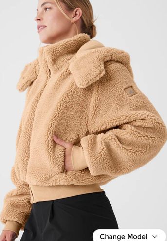 Alo Yoga Foxy Sherpa Jacket  Snow day outfit, Sherpa jacket