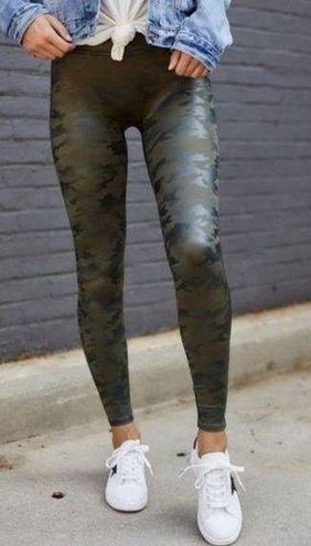 SPANX FAUX LEATHER CAMO LEGGINGS BLACK CAMO 20185R SIZE L