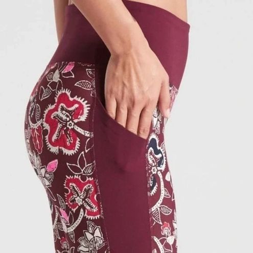 Athleta Affirmation red paisley henna floral Capri leggings, size Large  (Petite)