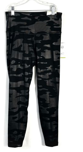 Old Navy Black Metallic Camo Elevate High-Rise Go-Dry Athletic Leggings NWT  M Gray Size M - $20 (48% Off Retail) New With Tags - From maddie