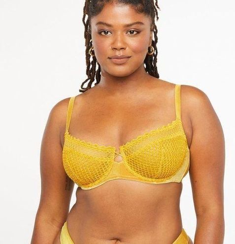 Savage X Fenty Honeycomb Yellow Velvet Vixen Bra & Panty Set