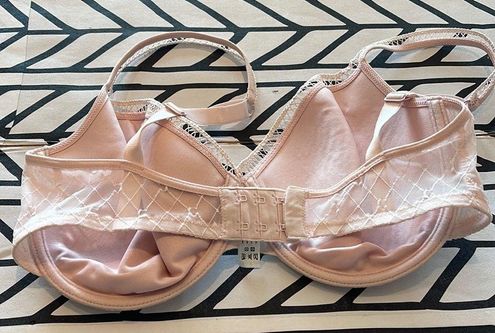 Chantelle Graphie Bra in pastel pink NWOT 34DDD Size undefined - $36 - From  Jean