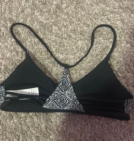 Hollister Sports Bra Black - $10 - From lily