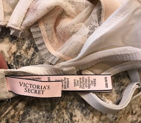 Victoria's Secret Victoria Secret white lace underwire bra Size 32 B