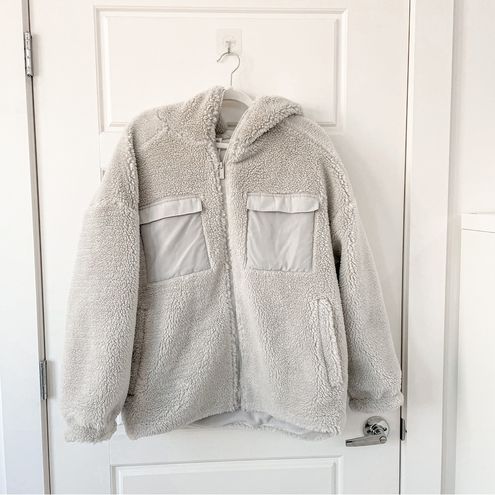 NWOT ALO yoga Sherpa Jacket in Dove Grey  Sherpa jacket, Alo yoga, Clothes  design