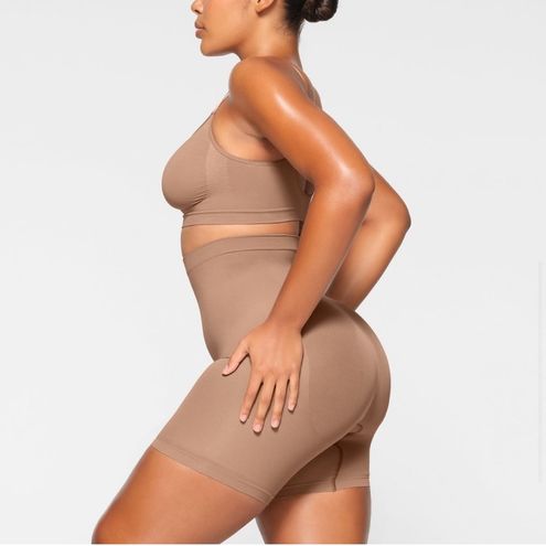 SKIMS seamless sculpt Mid Thigh short - Sienna nwot size large / xl - $48 -  From Marissa