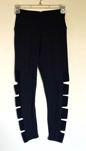 Beyond Yoga wide band stacked Capri leggings size S small Black - $60 (39%  Off Retail) - From J