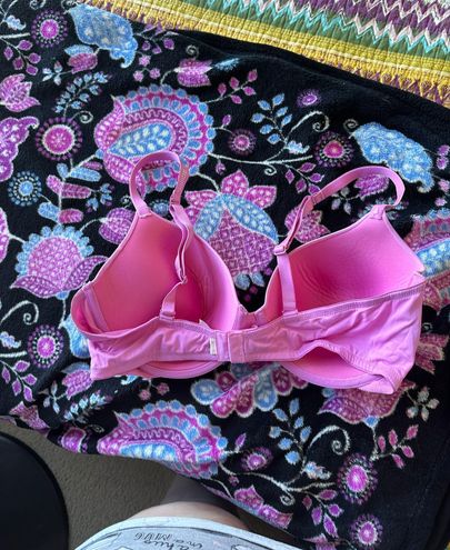 PINK Victoria's Secret wear everywhere t-shirt bra
