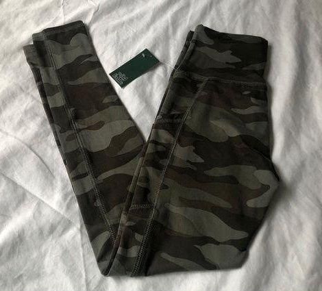 Wild Fable Camo Leggings XS NWT  Camo leggings, Grey camo leggings, Wild  fable