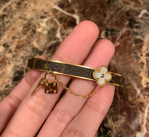 Louis Vuitton Gold Tone Flower Full Bracelet – The Closet