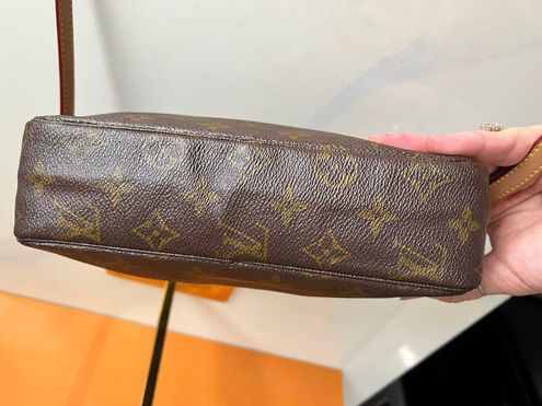 Louis Vuitton Trousse 23 Brown - $315 - From Fancy