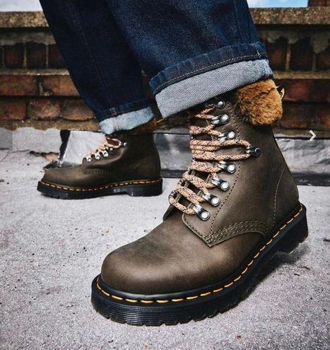 Dr. Martens NEW 1460 SERENA COLLAR FAUX FUR LINED LACE UP BOOTS Size 6 -  $180 New With Tags - From Hope