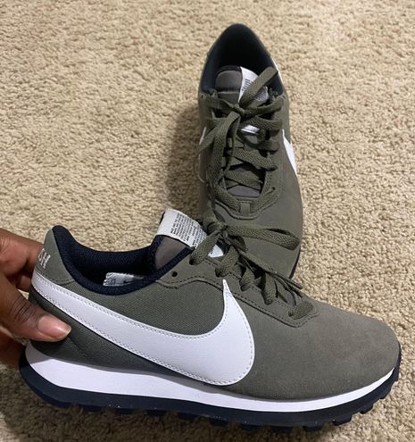 Eso prosperidad fin de semana Nike Pre Love XO Sneakers - Olive and White Green Size 7.5 - $50 - From  Alicia