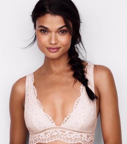 Victoria's Secret DEEP V LACE BRALETTE White Size M - $30