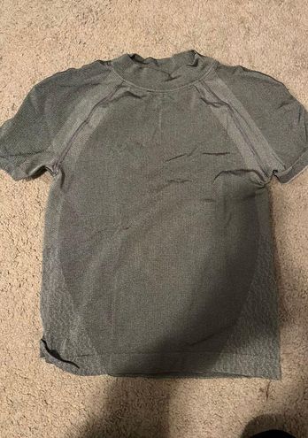 Lululemon Seamless Training Short Sleeve Shirt Gray Size 4 - $24 (64% Off  Retail) - From Jessica