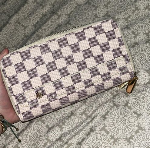 Louis Vuitton LV Wallet dupe - $25 (28% Off Retail) - From Ashley