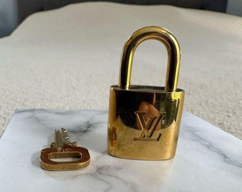 Louis Vuitton Lock & Key set in shining excellent condition, #313