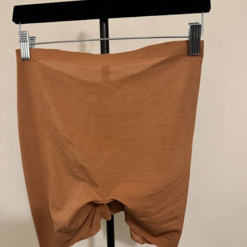 SKIMS sheer sculpting low back shorts Size M - $35 New With Tags - From  Maria