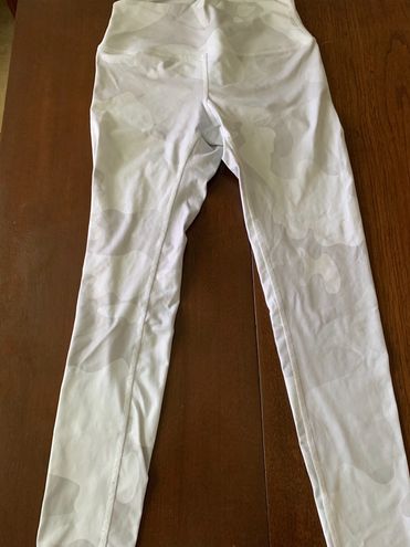 Alo Yoga All Yoga White Camo Leggings Size M - $35 (72% Off Retail) - From  Claire