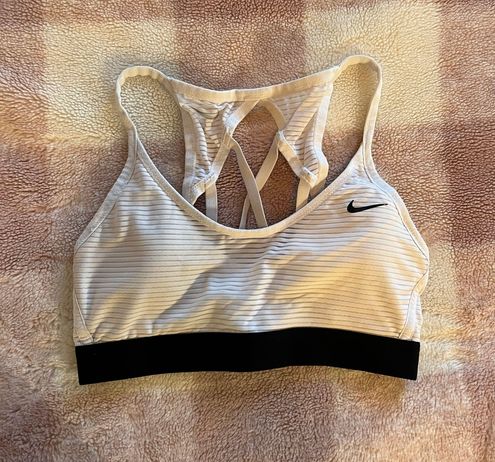 nike pro indy sports bra // white black straps 😍😍