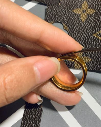 Louis Vuitton Ring Golden Gold-plated ref.247947 - Joli Closet