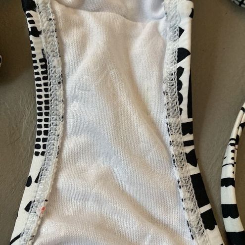 Diane Von Furstenberg NWOT DVF Loves Roxy (M Top/ S Bottom)Triangle Bikini  Set🖤🤍🖤 White Size 6 - $51 (60% Off Retail) - From MagicCouture