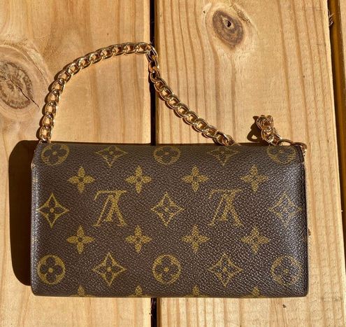 Louis Vuitton Authentic Sarah classic monogram canvas mini bag wallet on  chain Brown - $391 (69% Off Retail) - From Liv