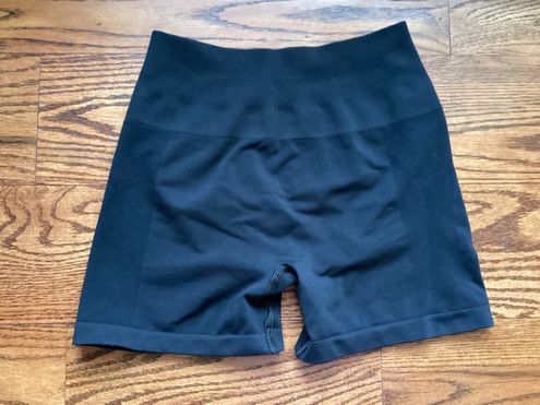 Alphalete Amplify Black Shorts 3.5” Size XS - $48 - From Hana