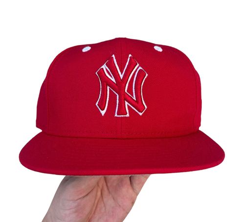 New York Yankees Carhartt Baseball Hat  Baseball hat outfit, Outfits with  hats, Baseball hat style