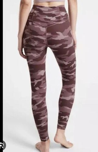 Athleta ELATION PINK CAMO 7/8 LEGGINGS Size XS - $26 - From Justine