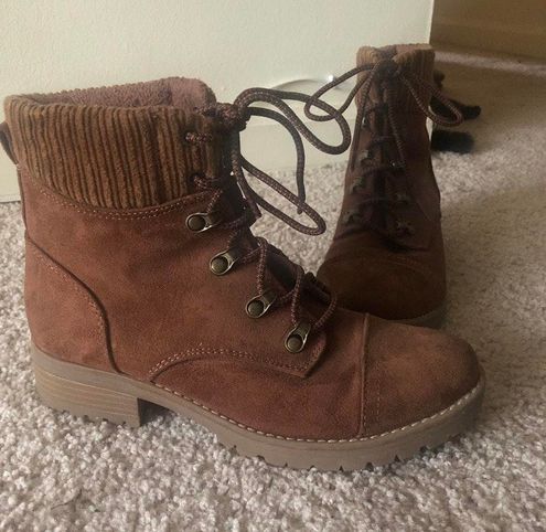 universal thread danica boots