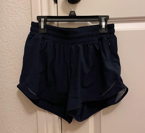 Lululemon Hotty Hot Shorts 2.5” Black Size 4 - $35 (48% Off Retail