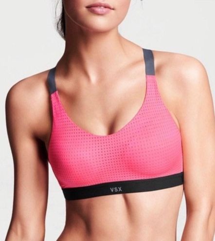 Victoria's Secret Victoria Secret Pink Sports Bra Size 32D Size M - $18  (55% Off Retail) - From WCC