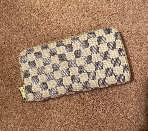 DAISY ROSE WOMANS CHECKERED WALLET