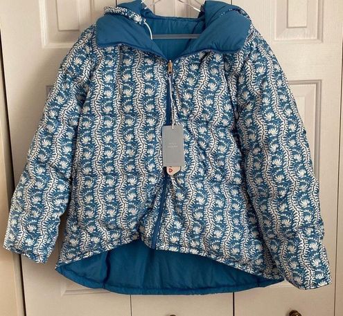 The Reversible Edie Puffer Jacket - Trailing Vine Blue – Hill House Home