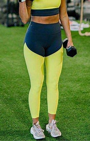 Zyia Neon Yellow Parallel Luxe High Rise 7/8 Tights Size 20 - $25