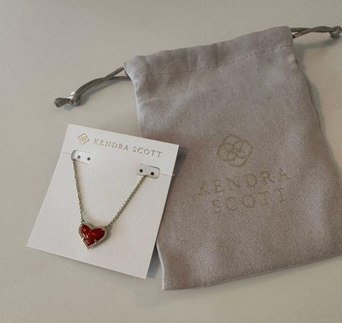 Kendra Scott Baseball Short Pendant Necklace in Silver – Bliss Boutique