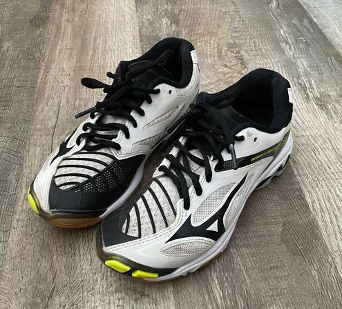 toetje filosofie Machu Picchu Mizuno Wave Hurricane Volleyball Shoes Size 6 - $25 (64% Off Retail) - From  Taylor