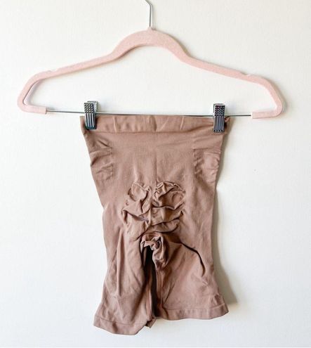 SKIMS seamless sculpt Mid Thigh short - Sienna nwot size large / xl - $48 -  From Marissa