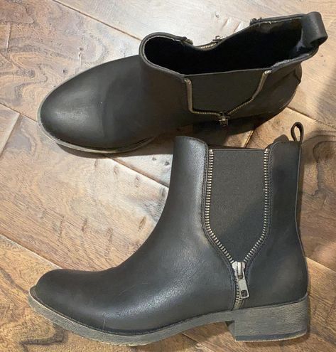 rocket dog boots size 8